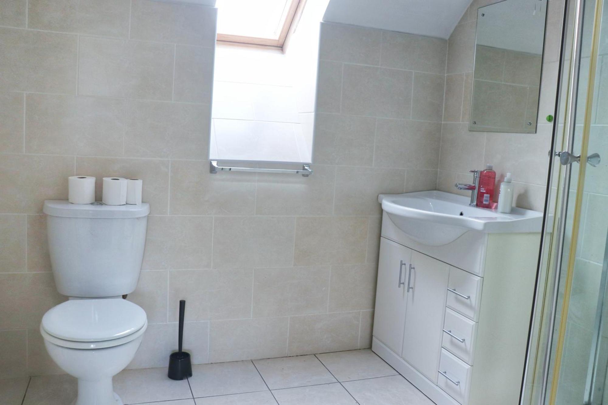 Deluxe Dwelling - 15 Mins From Cork City/Airport Appartement Buitenkant foto