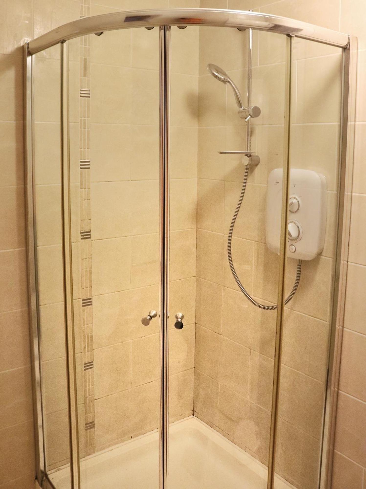 Deluxe Dwelling - 15 Mins From Cork City/Airport Appartement Buitenkant foto