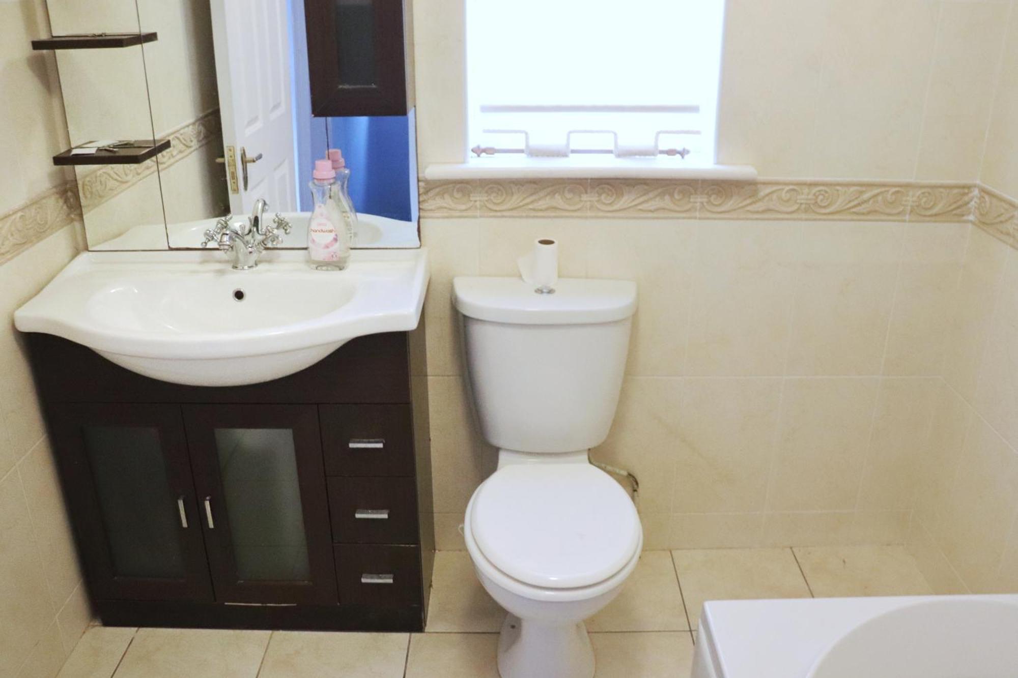 Deluxe Dwelling - 15 Mins From Cork City/Airport Appartement Buitenkant foto